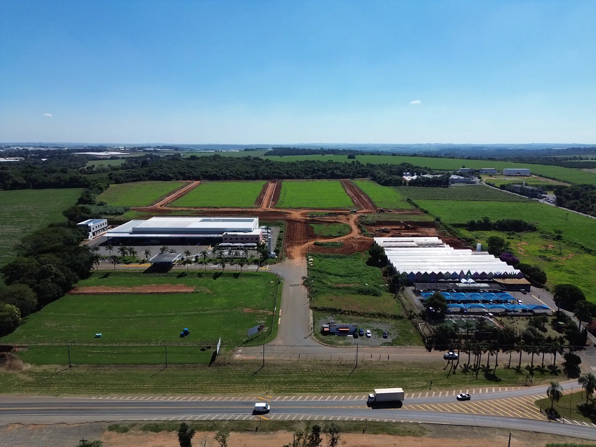 campo-de-gladiolos-loteamento-comercial-industrial-holambra-galeria-obra-maio-2025-01